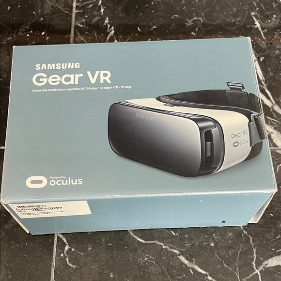 Samsung Other - Samsung Gear VR Oculus Headset - white